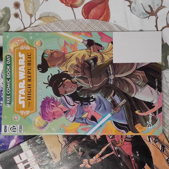 Collectible Paperback Comics Bundle - Picture 2 of 7